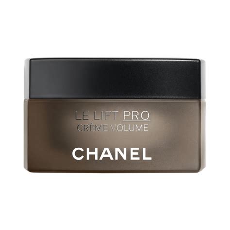 Chanel Le Lift Smooth Results Skincare Set, featuring the hand cream and face cream