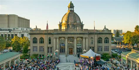 Collage of historical landmarks in Redwood City, including the San Mateo County History Museum and Lathrop House.