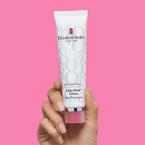 Infographic showing different ways to use Elizabeth Arden Eight Hour Cream