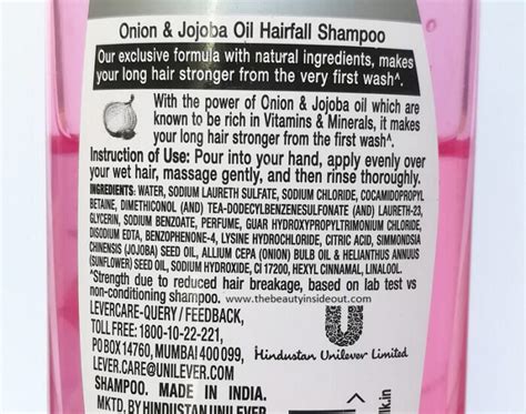 Diagram comparing beneficial and harmful shampoo ingredients