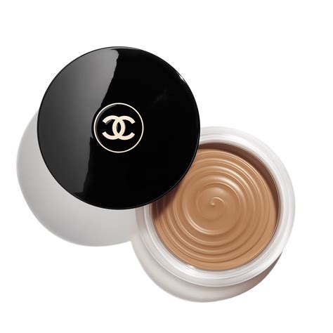 A selection of cream and powder bronzers/contour products.
