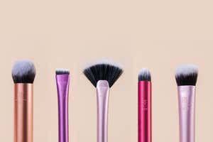 Sigma Most-Wanted Brush Set with detailed view of bristles and handles