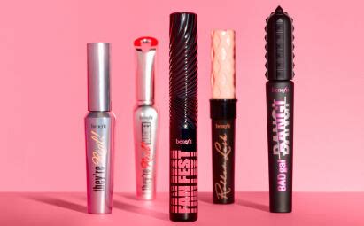 Comparison chart of Benefit mascaras highlighting their primary benefits (length, volume, curl)