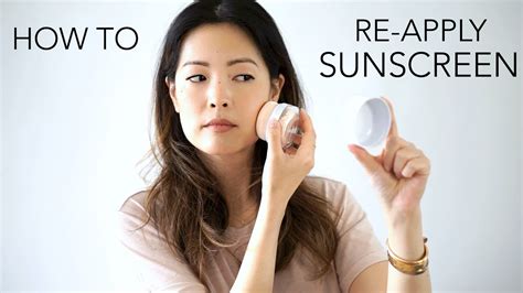 Illustration showing a person easily reapplying mineral sunscreen over makeup.