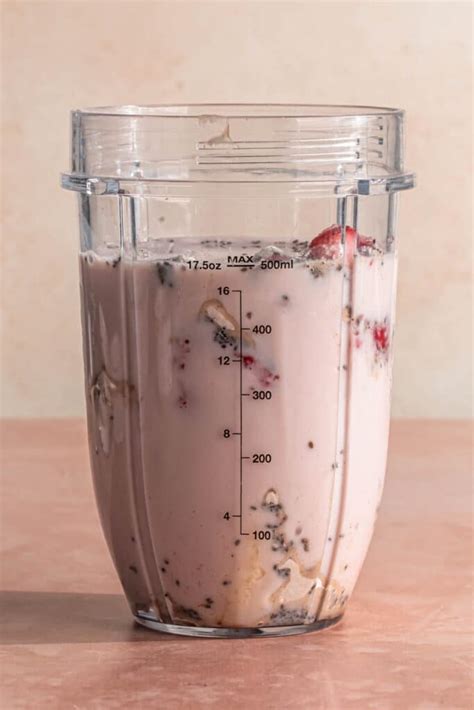 Collagen smoothie ingredients in a blender