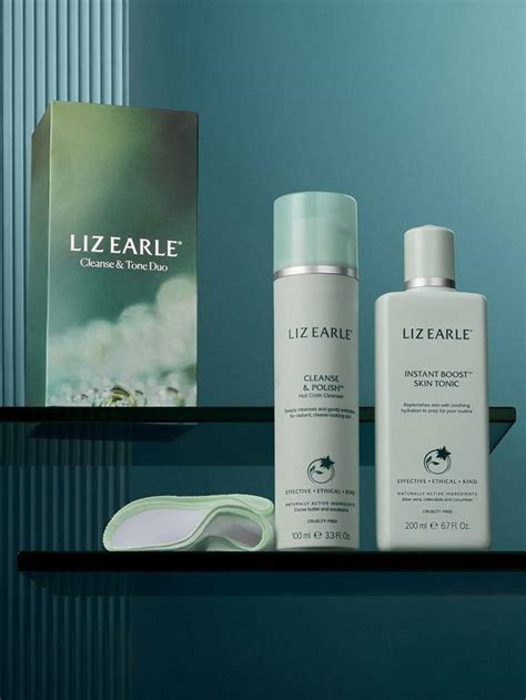 Infographic detailing the key natural ingredients in Liz Earle Cleanse & Polish and their benefits.