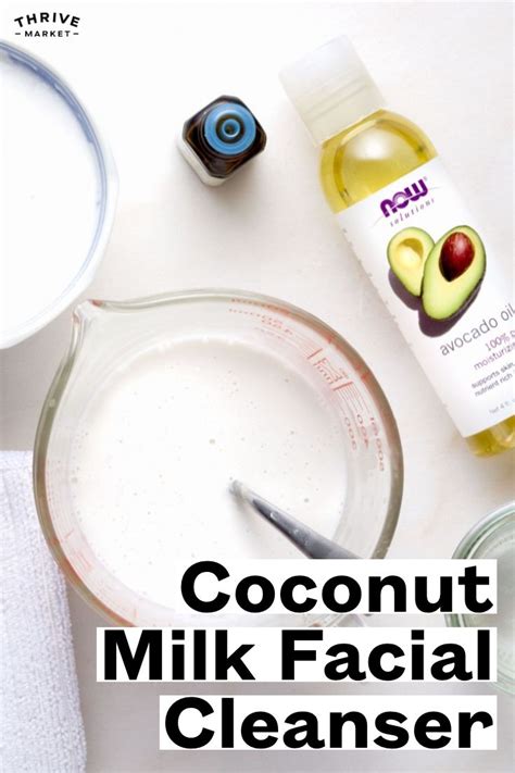 Infographic illustrating the steps for using coconut oil as a facial cleanser and exfoliator.