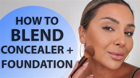 Diagram showing the correct way to blend foundation from the center of the face outwards.