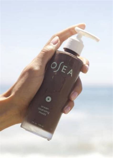 Infographic detailing the key ingredients of OSEA Ocean Cleansing Mud and their specific benefits for the skin.