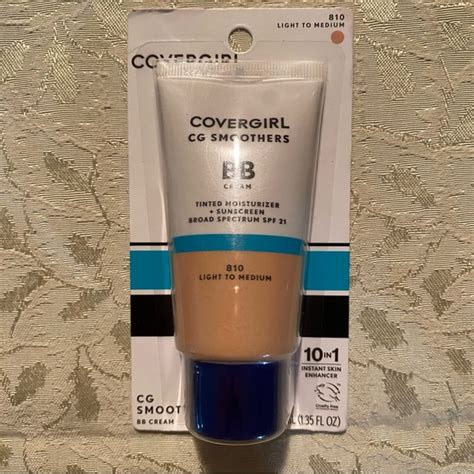 A graphic displaying the Covergirl BB Tinted Moisturizer tube and its texture.