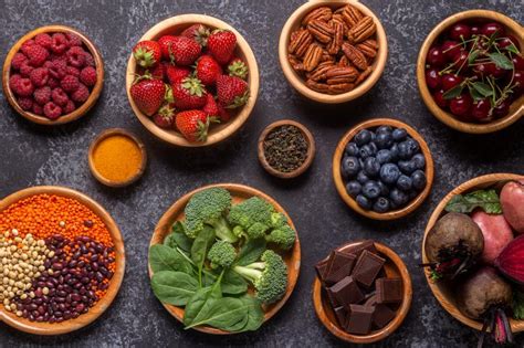 Visual representation of foods high in antioxidants and vitamins beneficial for skin