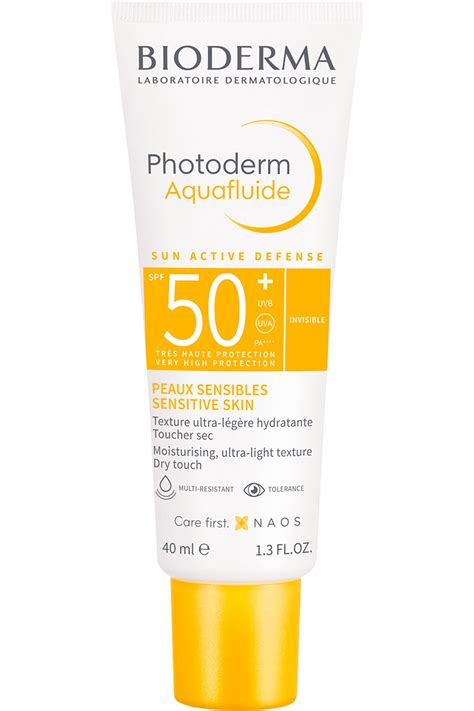 An infographic comparing the key features of Bioderma Photoderm MAX Aquafluide and Bioderma Photoderm MAX Creme.