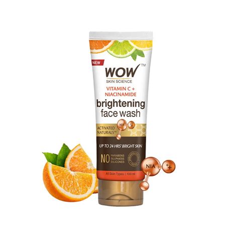 Infographic detailing the key active ingredients in Wow Skin Science Vitamin C Face Wash and their respective benefits.